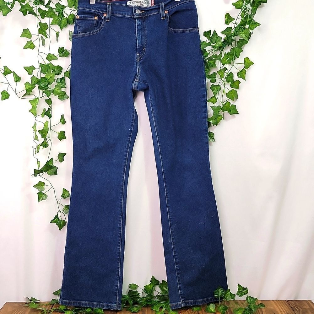 Levi's. Classic Relaxed Boot Cut Jeans. 550. Size 8M. EUC - Picture 4 of 11